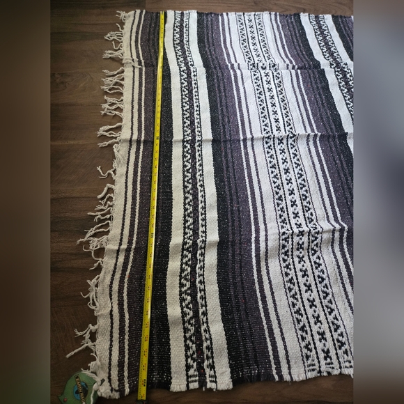 NWT Earth Ragz Striped Blanket - Picture 3 of 7